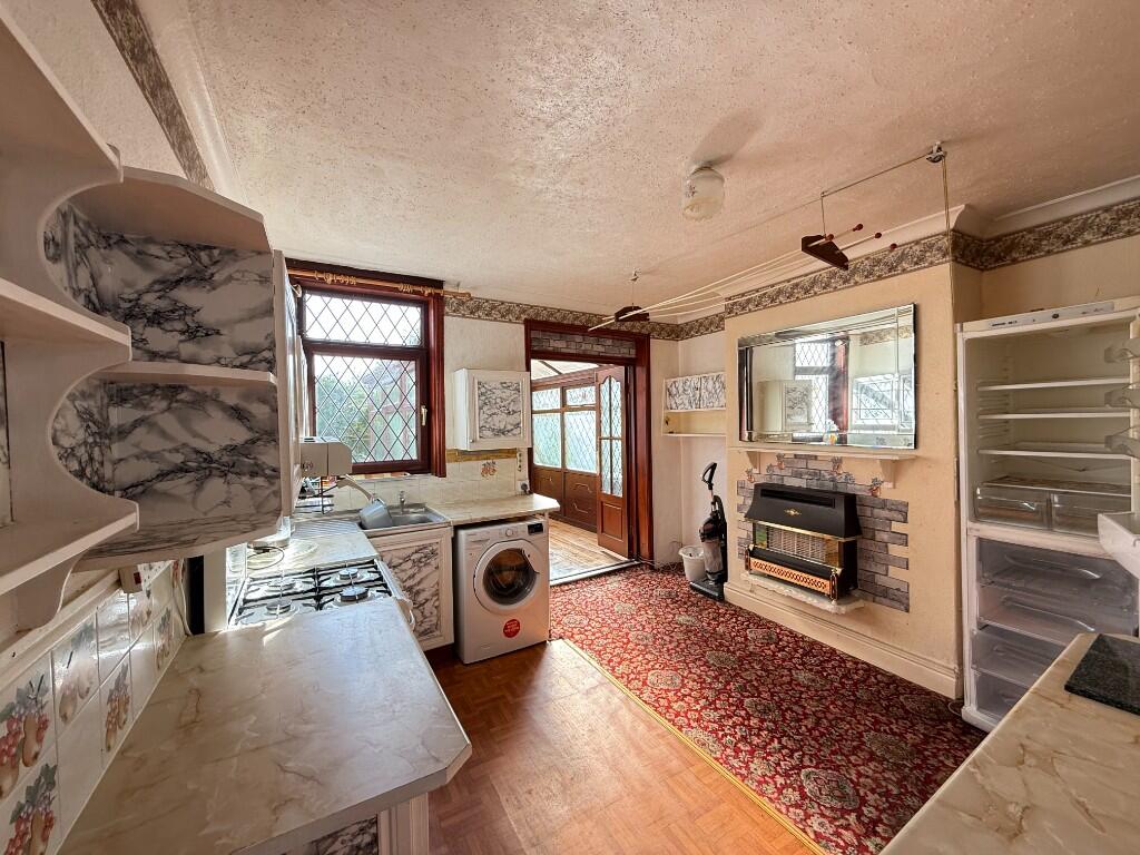 Tanshelf Drive, Pontefract, West Yorkshire, WF8 photo 3