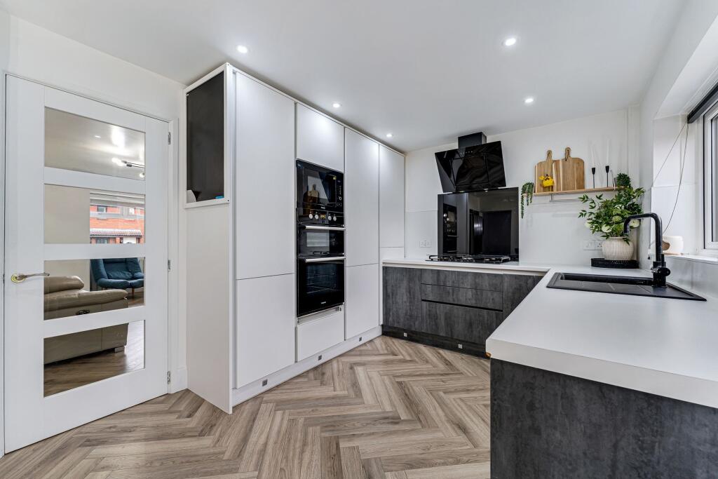 Eltham Close, Widnes, WA8 photo 3
