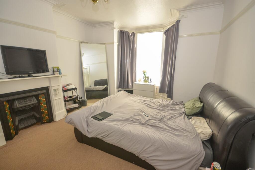 Apartment in Newcastle upon Tyne - More