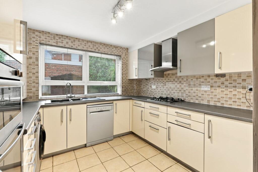 Apartment in London - View 5