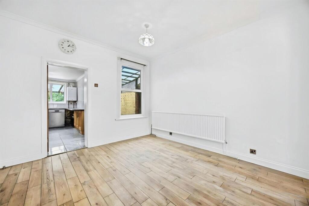 House in Southall - View 4
