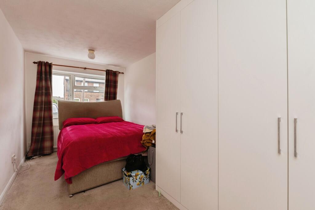 Dock Road, Tilbury, Essex, RM18 photo 3