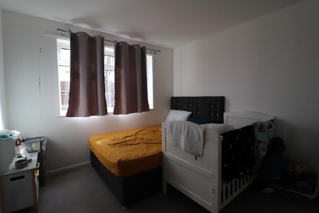 Apartment in Stevenage, Hertfordshire - View 5