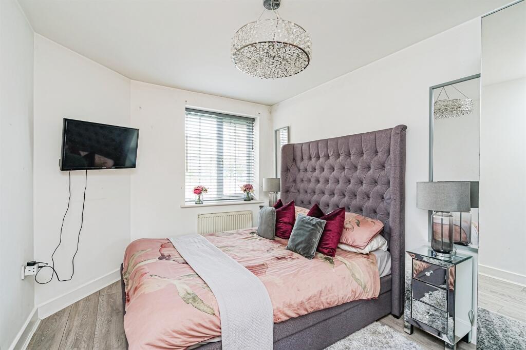 Apartment in Dudley, West Midlands - View 6