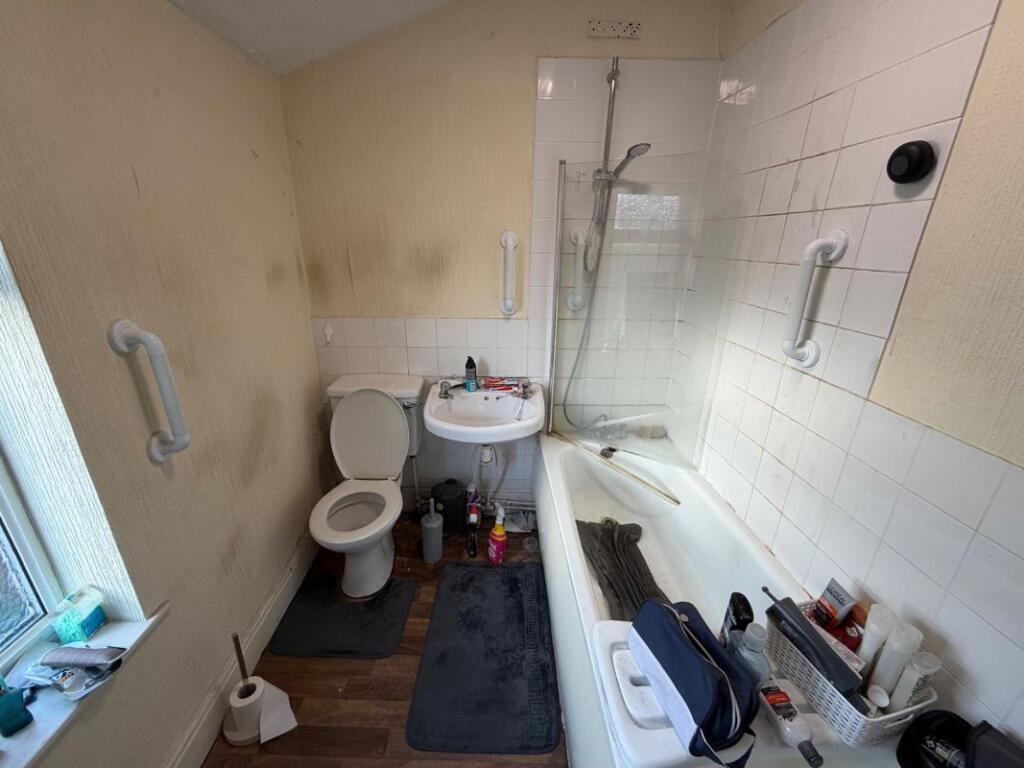 15 Eldon Road, Birkenhead, Merseyside, CH42 3XR photo 5