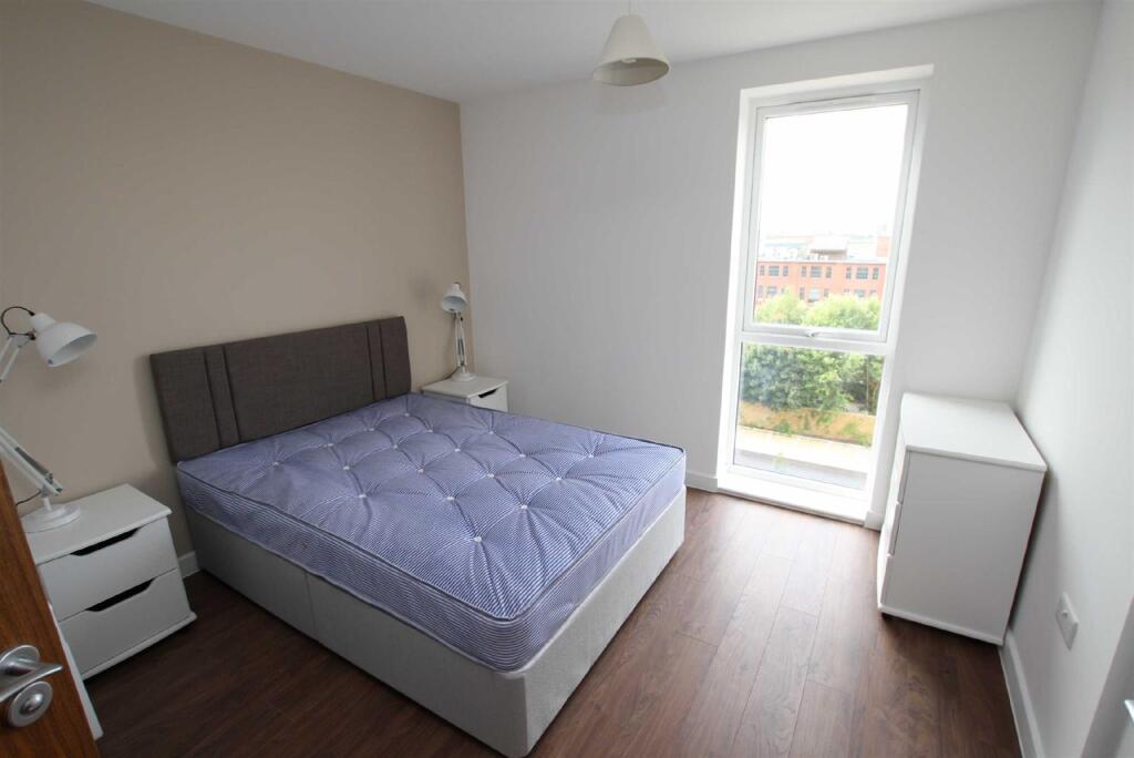 Apartment in Salford, Ordsall - View 4