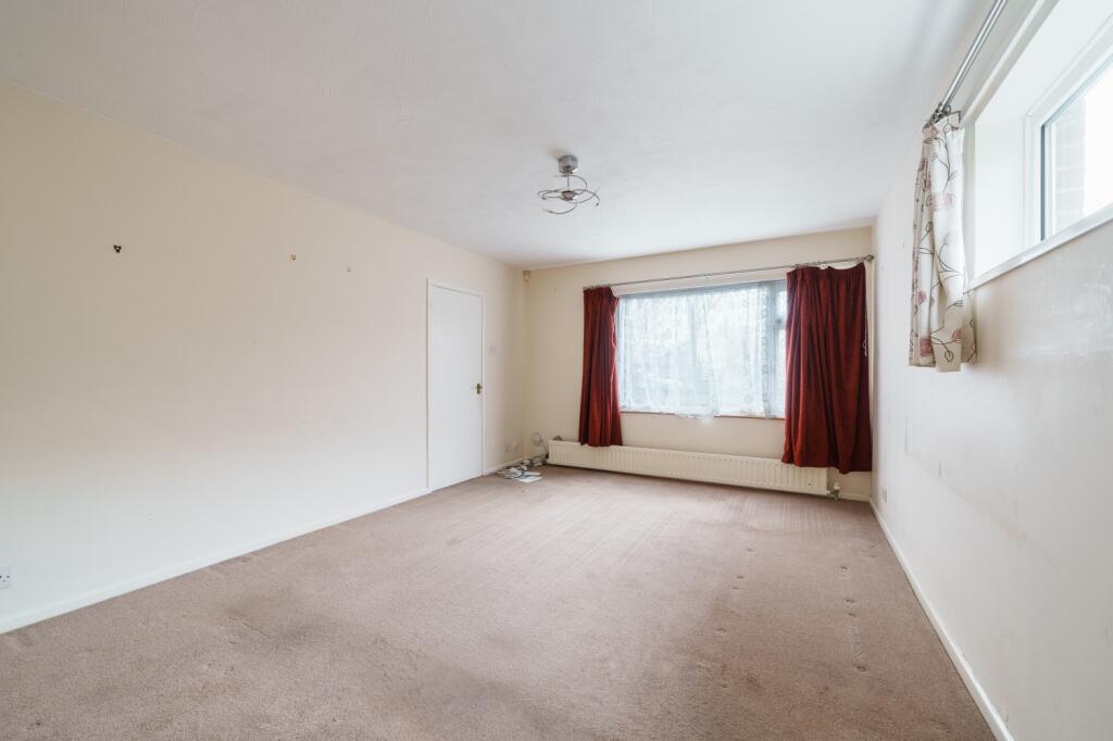 Leamington Crescent, Lee On The Solent, Hampshire, PO13 photo 4