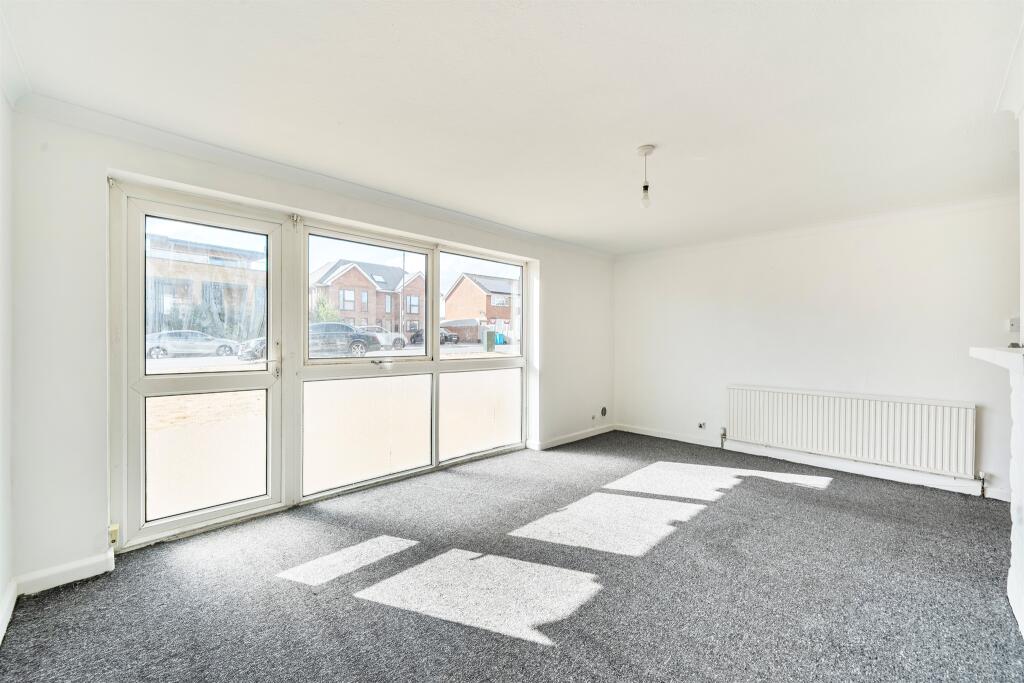 Apartment in Maidenhead, North Town - View 3
