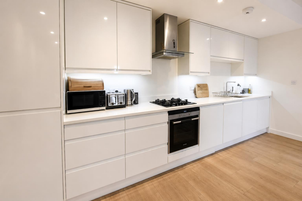 Apartment in Southall - View 4