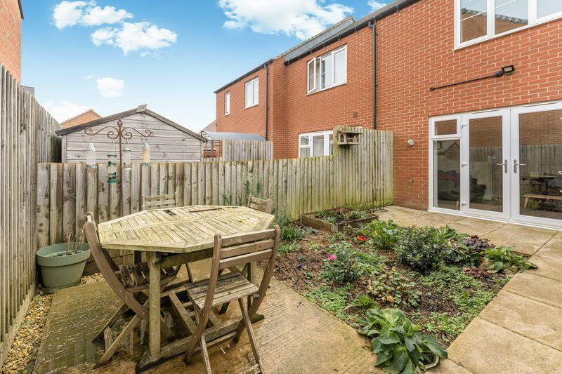 37, Swift Drive, Bodicote  photo 4