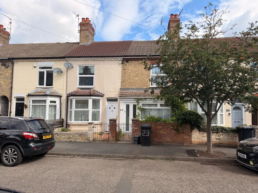 2-bed house on 25, Silver Street, Woodston, PE2, £80,000