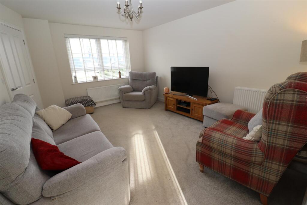 House in Hull - View 3