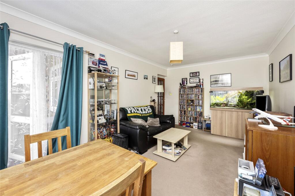 Apartment in Lancing - More
