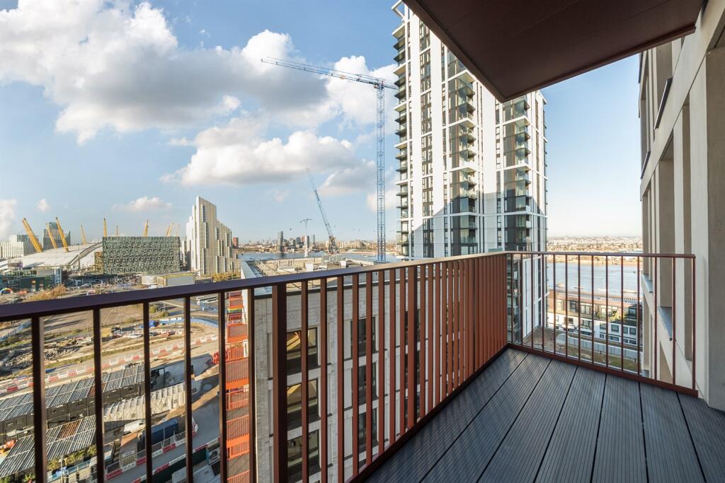 Apartment in London, Royal Borough of Greenwich - More