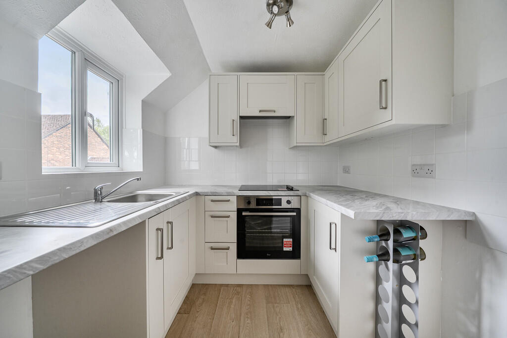 Apartment in Hungerford, Eddington - View 4