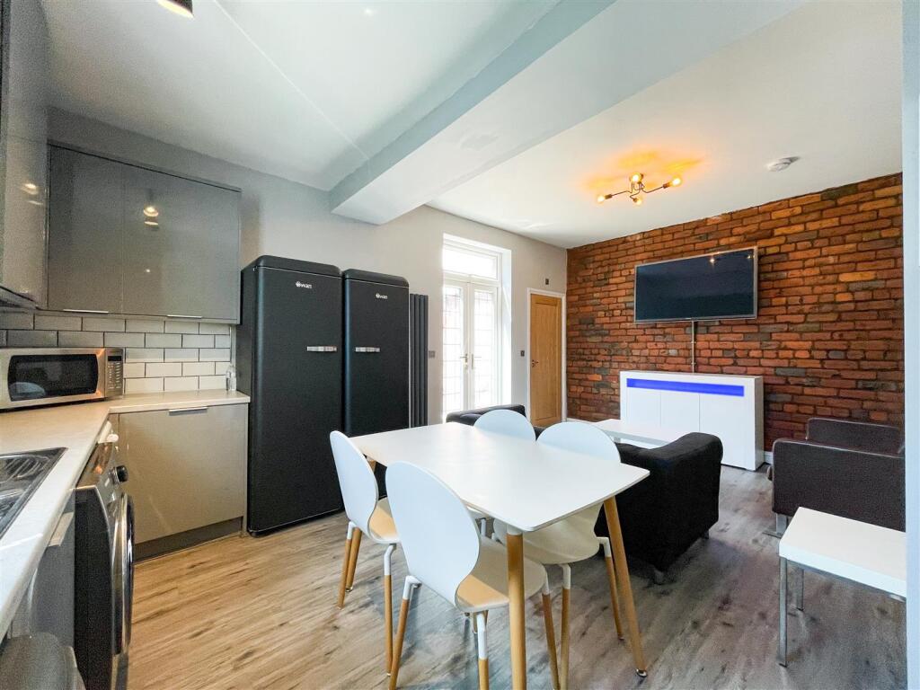 House in Sheffield, South Yorkshire - View 3