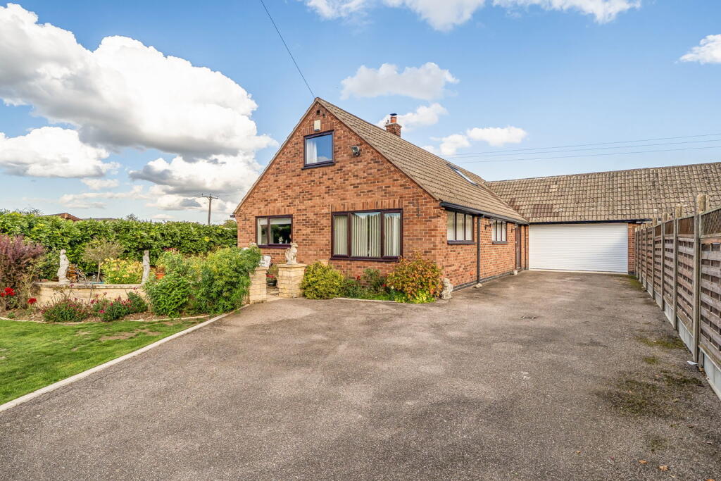 Main image of property: Oakwood, Kirby Bellars