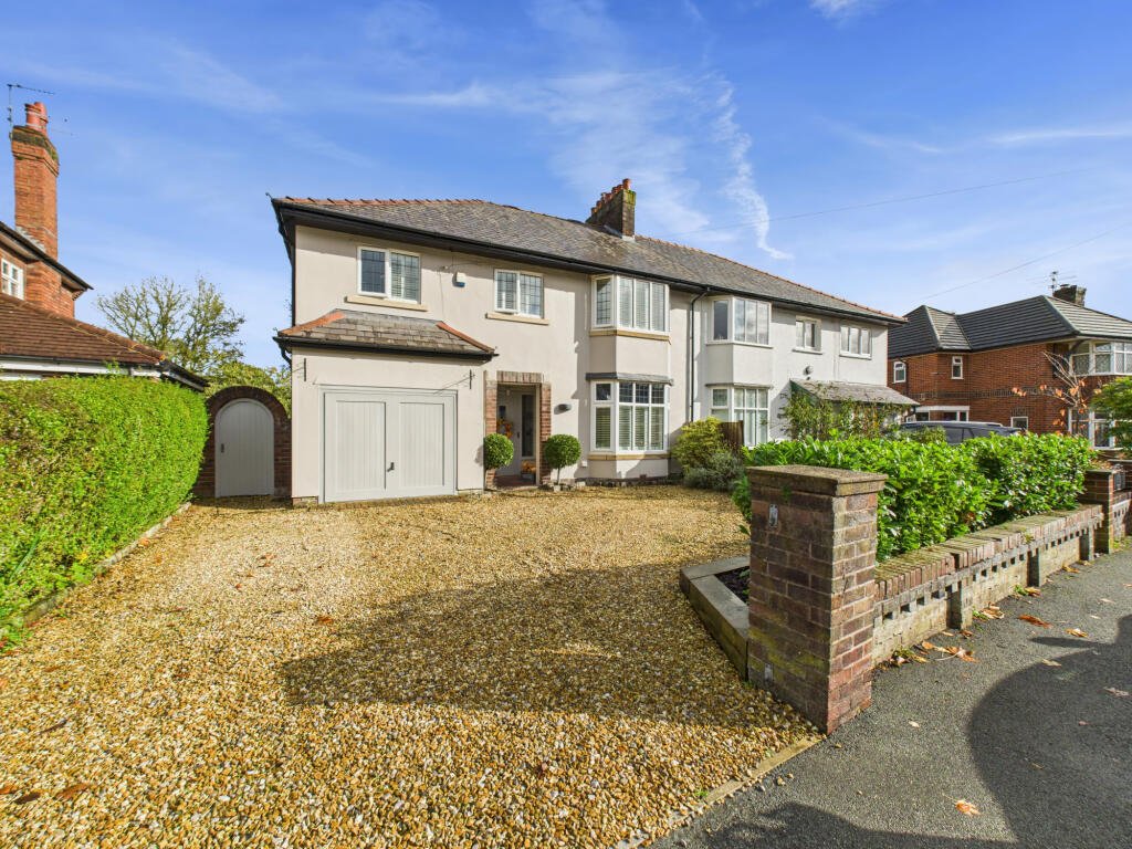 4-bed semi-detached on Park Lane,  Penwortham, PR1, £500,000
