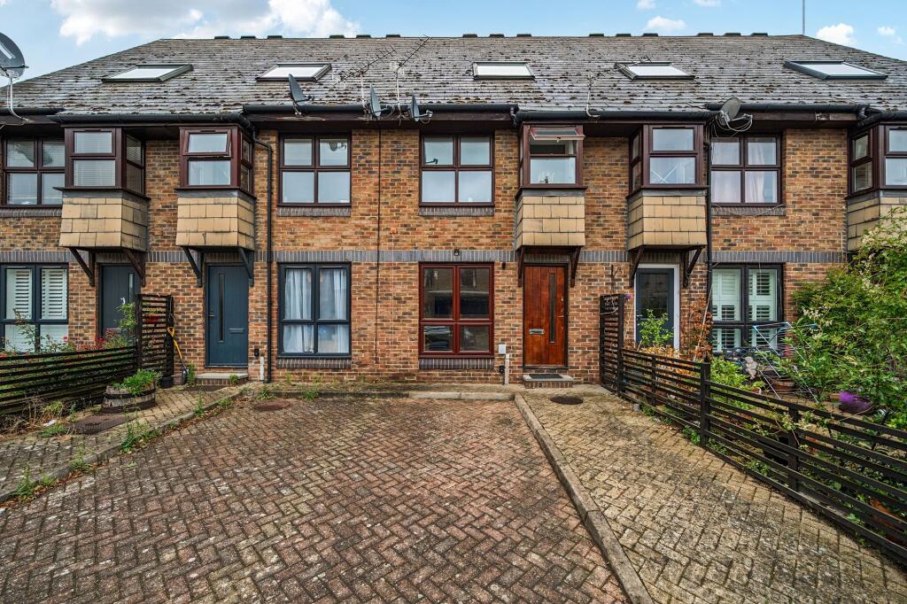 Main image of property: Kinburn Street, London, SE16