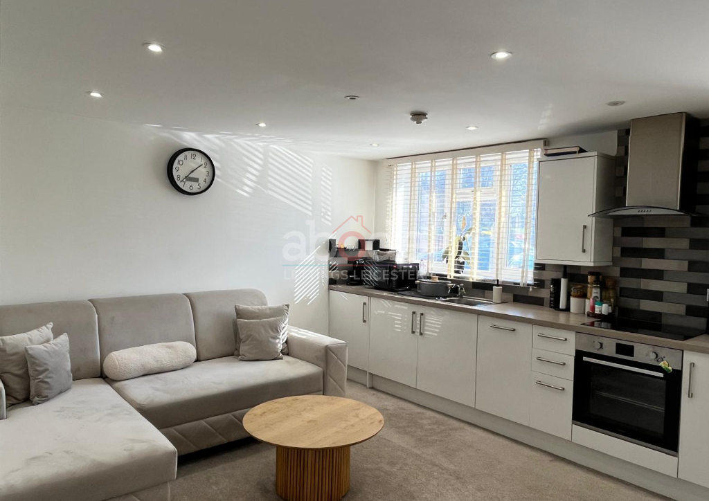 Apartment in Leicester, Braunstone - View 3