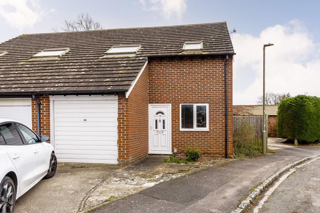 4-bed semi-detached on Beaufort Close, Didcot, OX11, £415,000