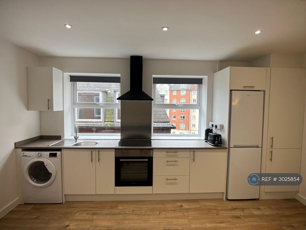 Apartment in Northampton - View 4