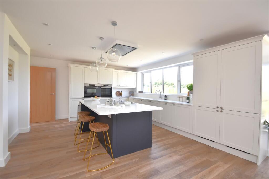 House in Raby, Liverpool City Region - View 4