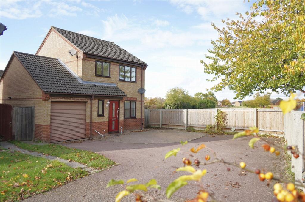 3-bed detached on Charles Melrose Close, Mildenhall, Suffolk, IP28, £320,000
