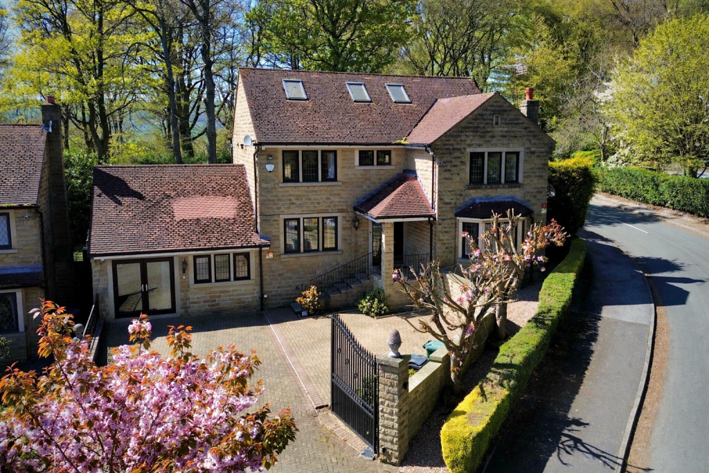 Main image of property: Stonegate, Bingley, BD16 4SA