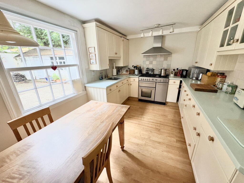 Bury Cottage, 79 Bury Road, Gosport PO12 3PR photo 4