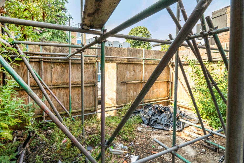 55 Lancaster Road, London, EN2 0BU - View 4