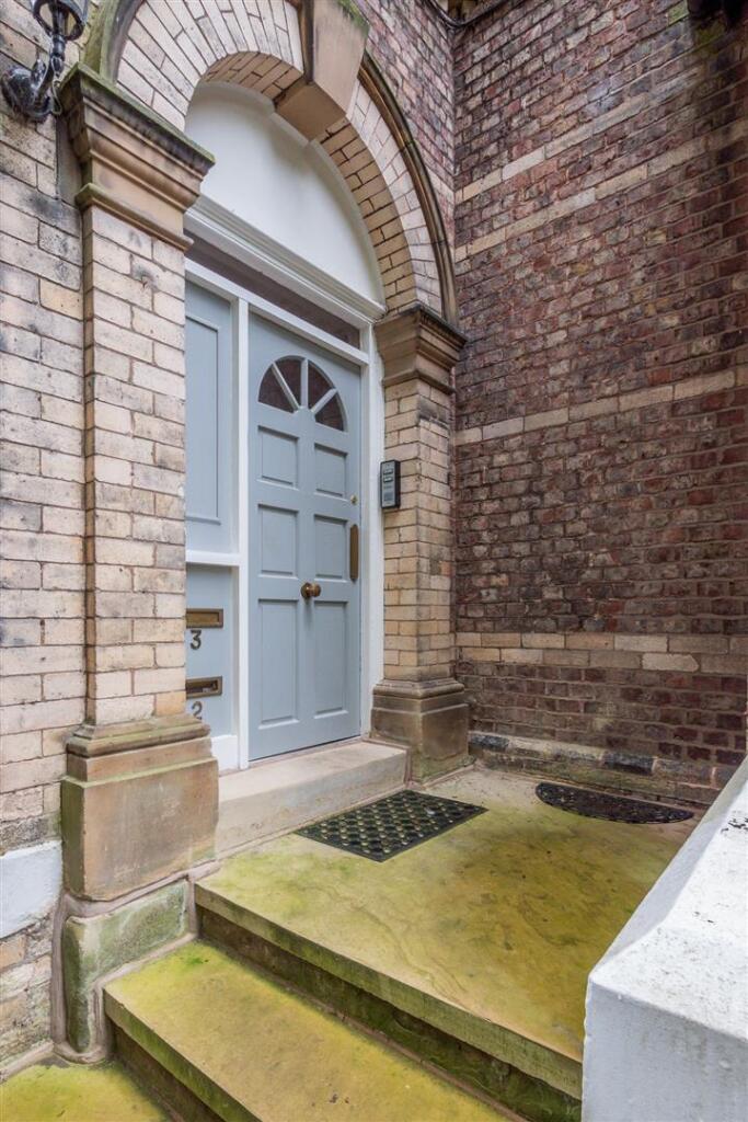 Apartment in Trafford, Greater Manchester - View 5