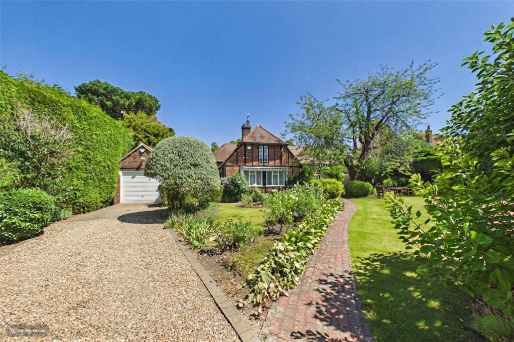 Main image of property: Kettlewell Close, Horsell, Surrey, GU21
