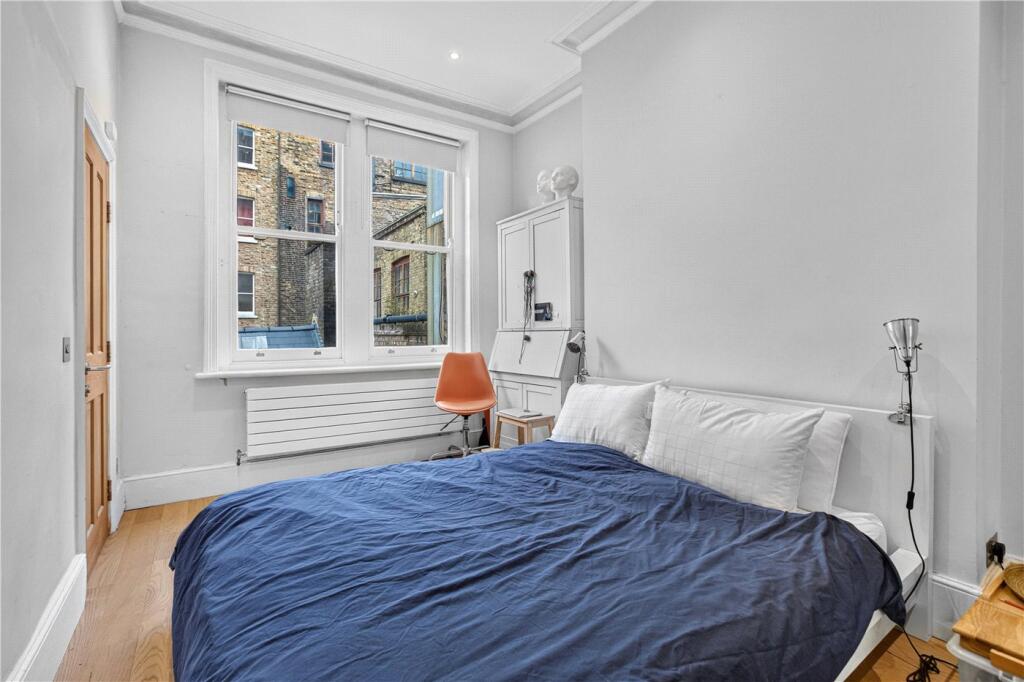 Apartment in London - View 2