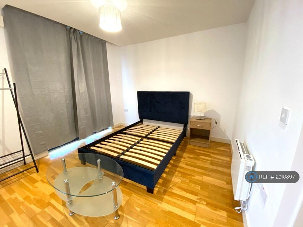 Studio flat for rent