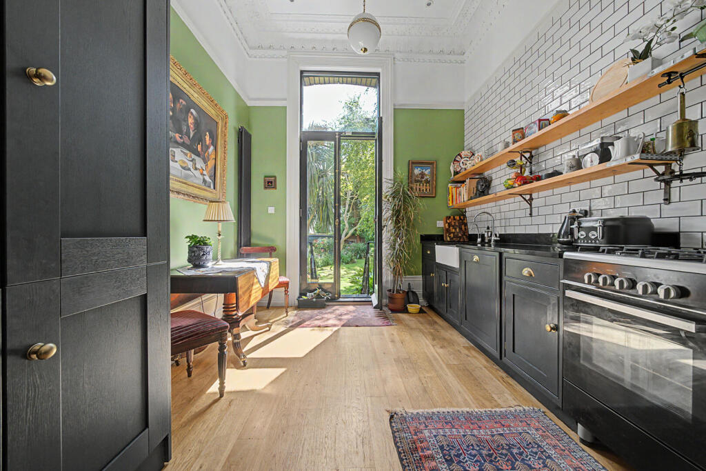 Apartment in Hove, Brunswick - View 5