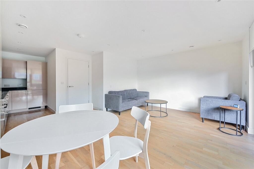 Apartment in Chelmsford - View 4