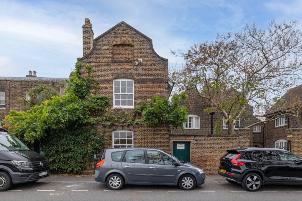Main image of property: Kew Green, Richmond, TW9