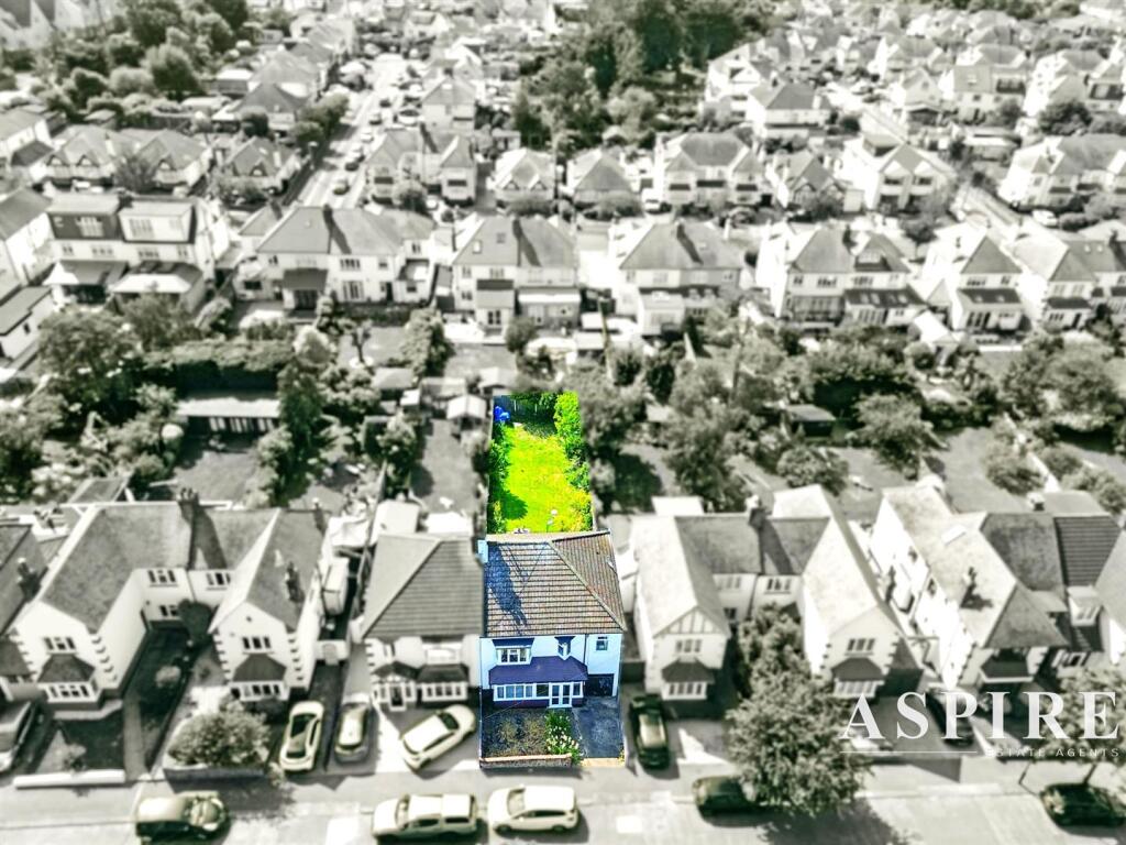 Walker Drive, Leigh-On-Sea photo 2