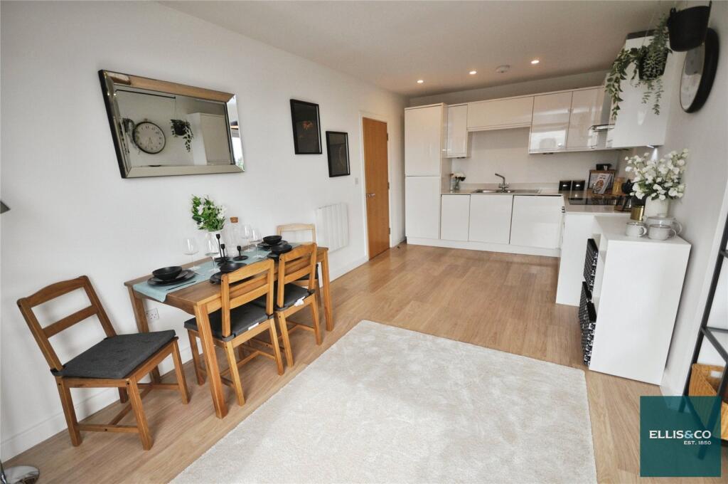 Apartment in London - View 4