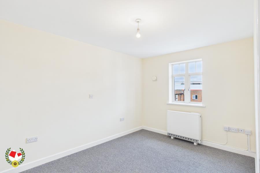Apartment in Gloucester - View 5