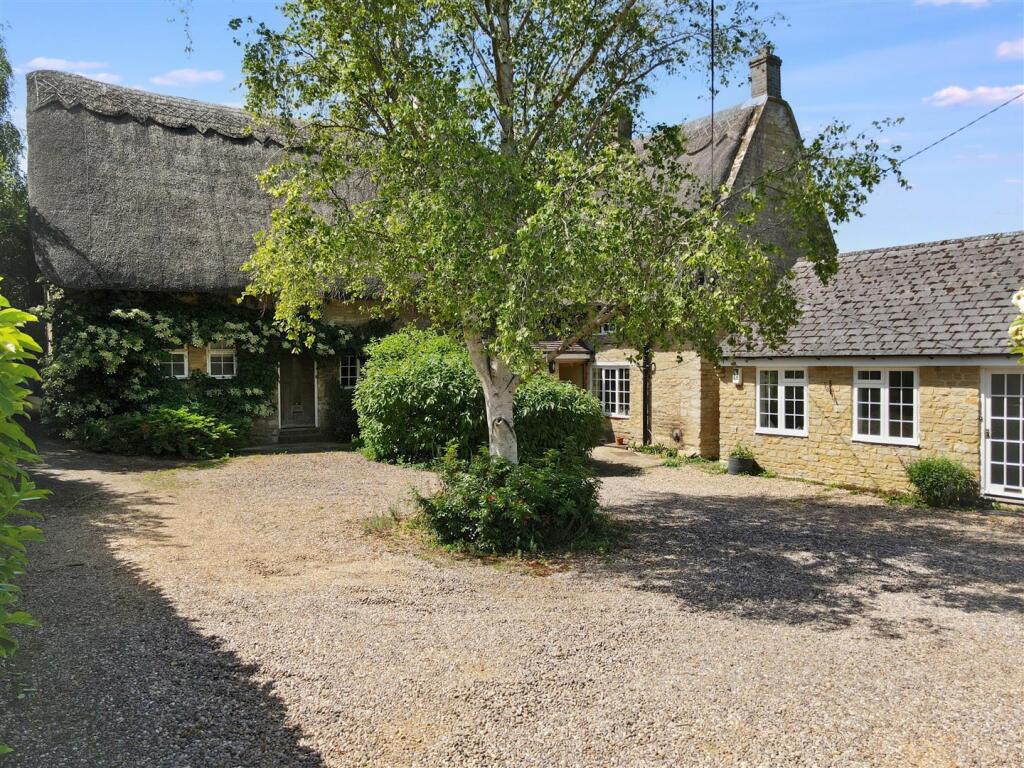 Main image of property: London Road, Wollaston, Wellingborough