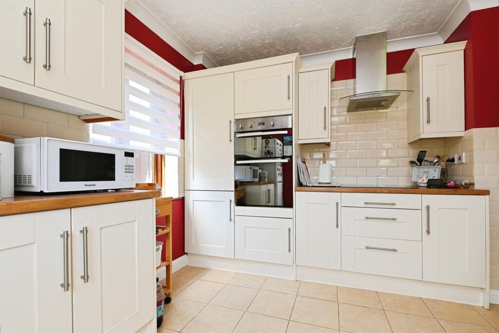 Hillside Close, Middleton, King's Lynn photo 2