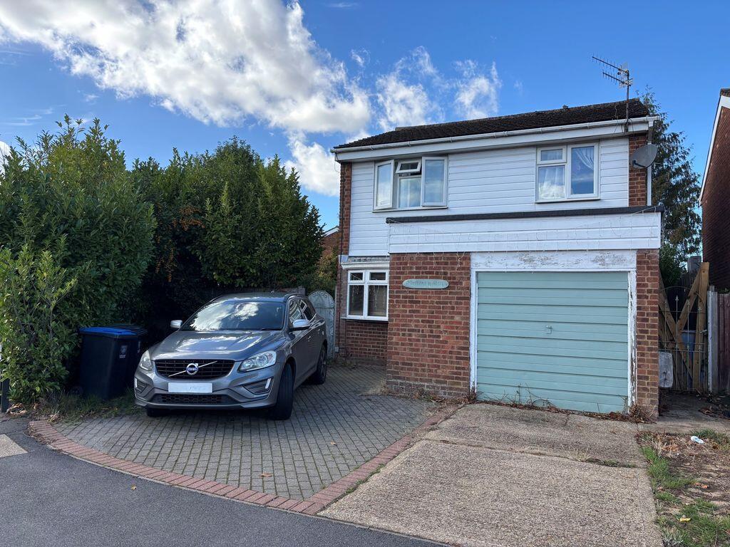 Main image of property: Boleyn Close, Hemel Hempstead