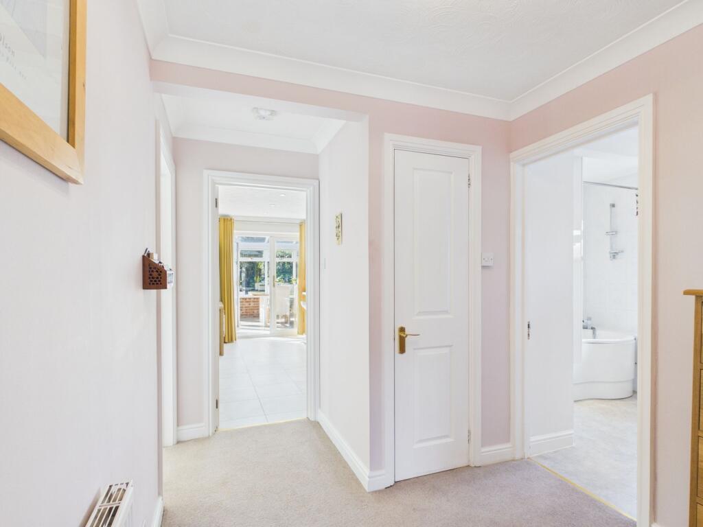 House in Basingstoke and Deane, Bramley - More