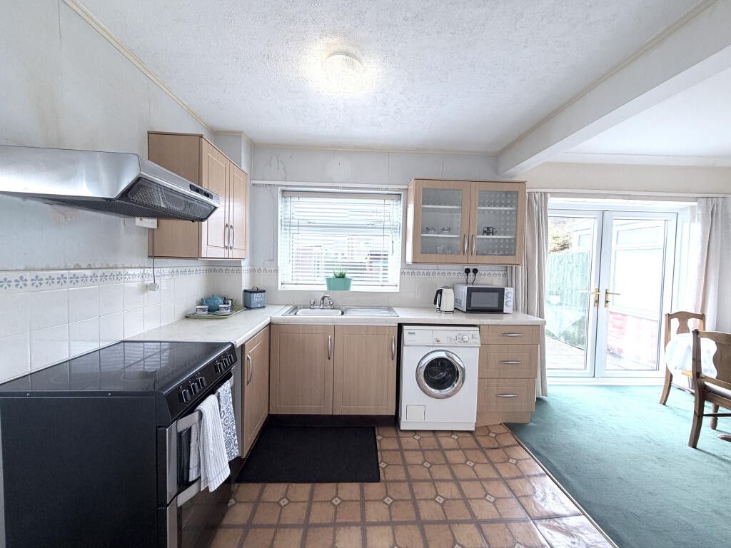 House in Cardiff, Llantwit Fardre - View 5