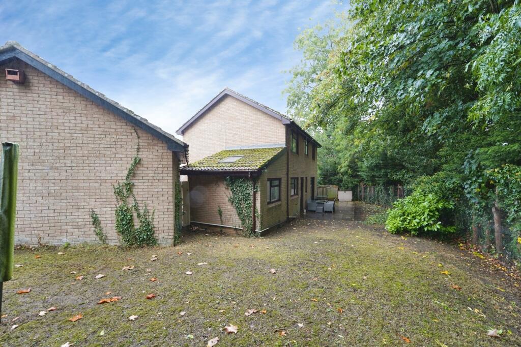 House in Stroud, Cam - View 4