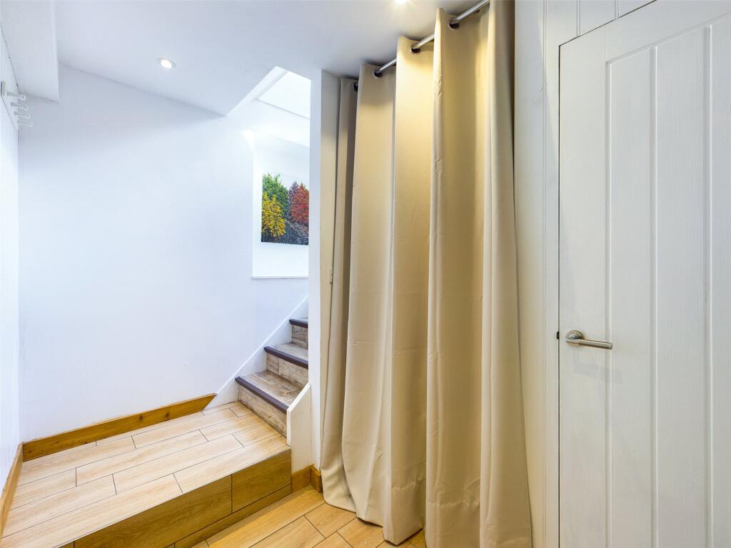 Apartment in South Oxfordshire, Chinnor - More