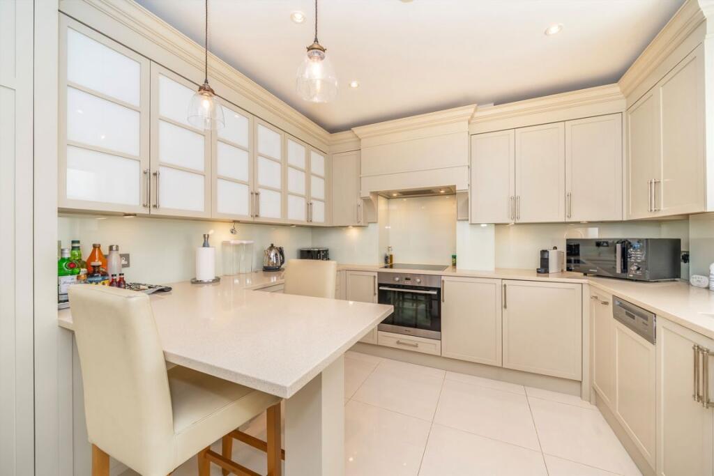 Apartment in London - More