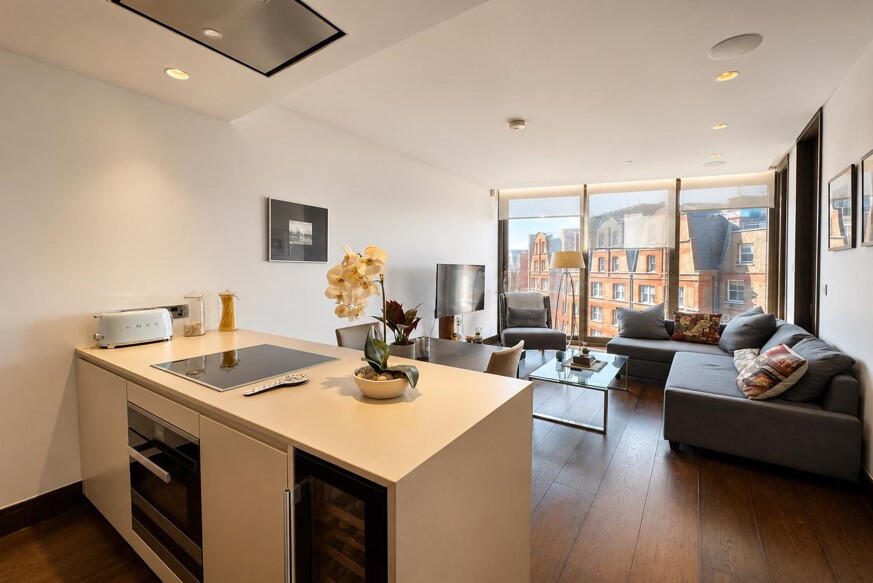 Main image of property: Kings Gate Walk, London, SW1E